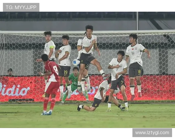 印尼与中国U19足球队激战正酣争夺亚洲青年锦标赛晋级资格
